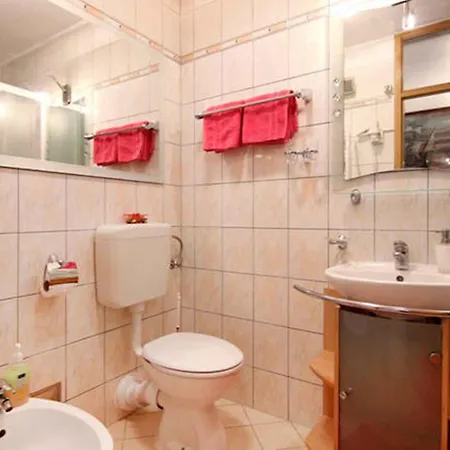 In - Riviera 46480 شقة *